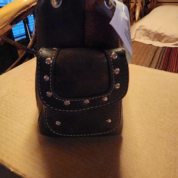 Purse - Picture 2 of 4